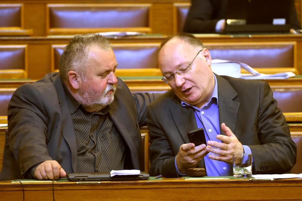 Burány Sándor mentelmi jogának felfüggesztését indítványozzák