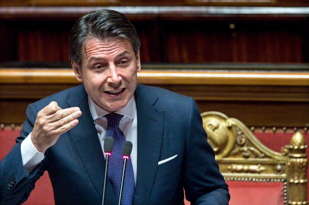 Bemutatta kormányát Giuseppe Conte