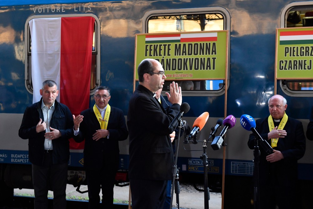 Tovább erősödik a lengyel-magyar barátság