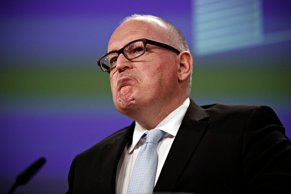 Kelet-európai politikushoz kerülhetnek a jogállamisági ügyek?