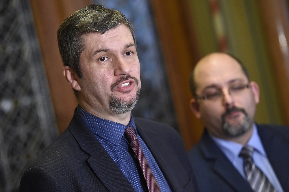 Hadházy Ákos megint hisztizik