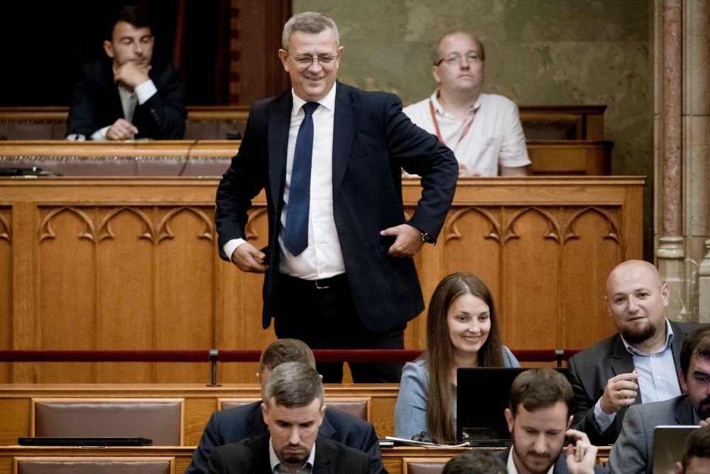 Fizetési felszólítást küld a Jobbiknak a Magyar Posta