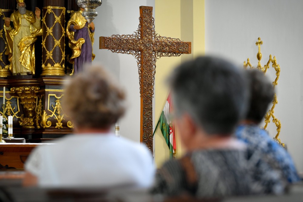 A keresztény kultúra védelme is bekerülhet az alaptörvénybe