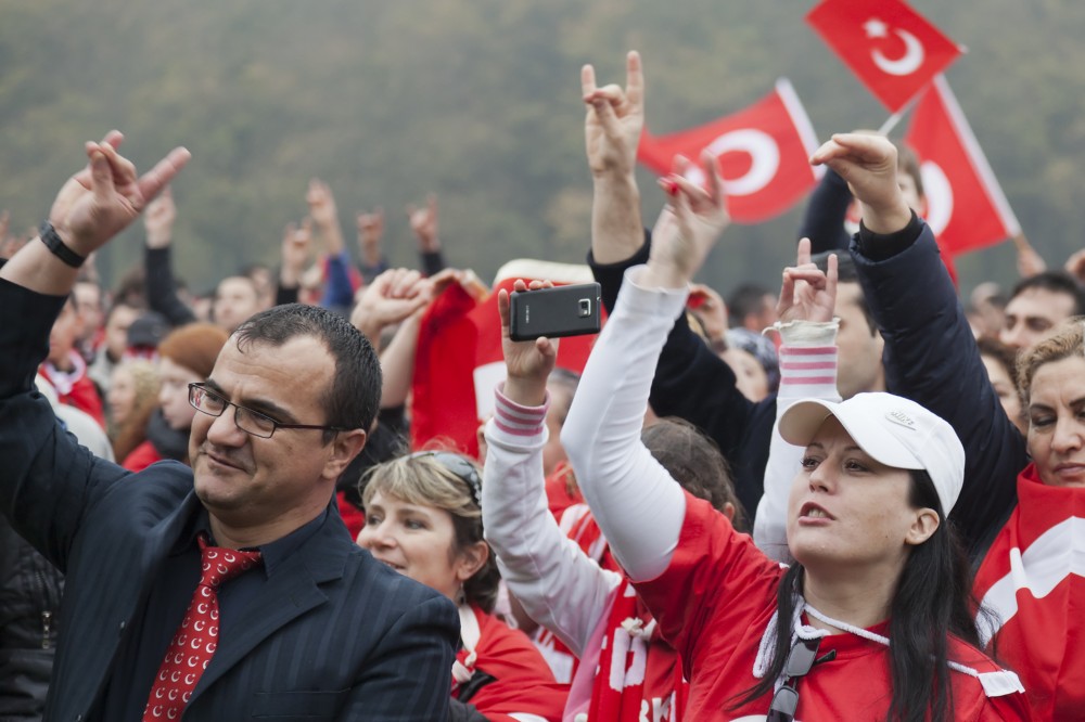Ausztria mecseteket zárat be