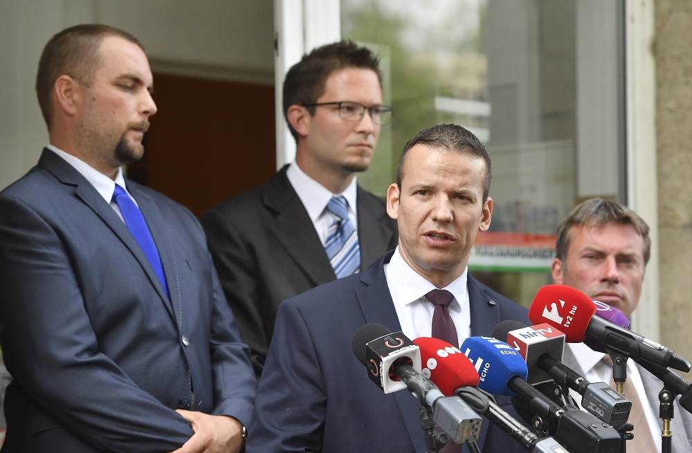 Toroczkaiék iratokat kérnek ki az állambiztonsági levéltárból