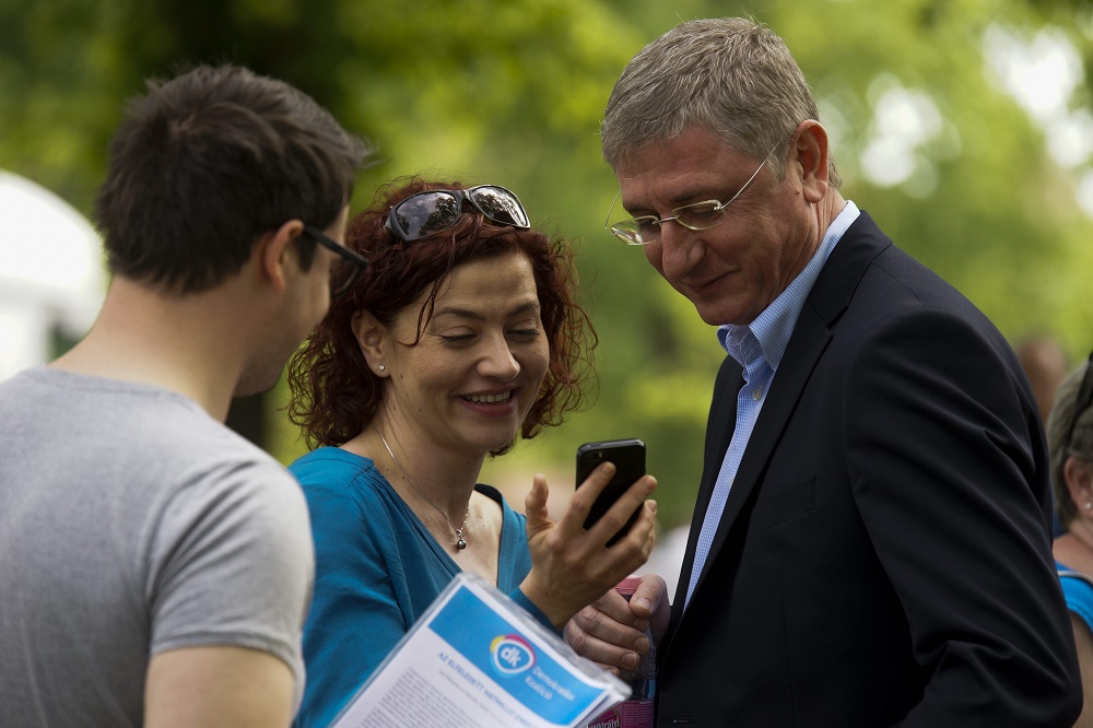 Az orosz nemzeti érdek kiszolgálásával vádol a DK