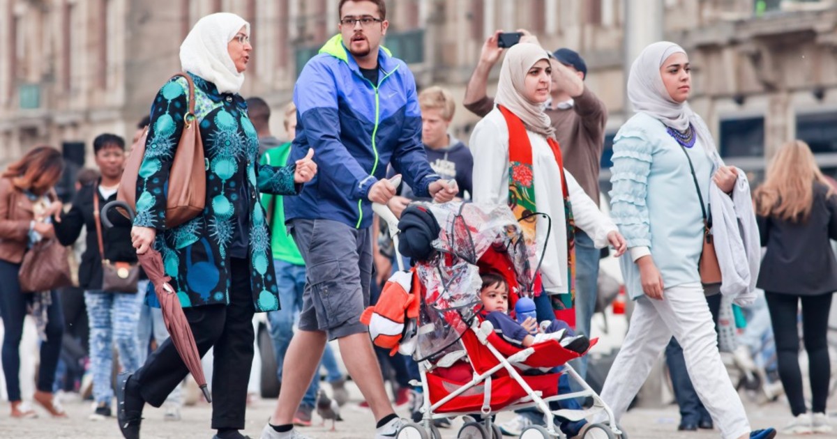 Hollandiában kétharmadával nőttek a menekültek elszállásolási költségei