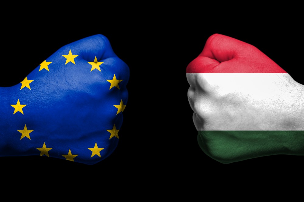 Politikai támadás Brüsszelből