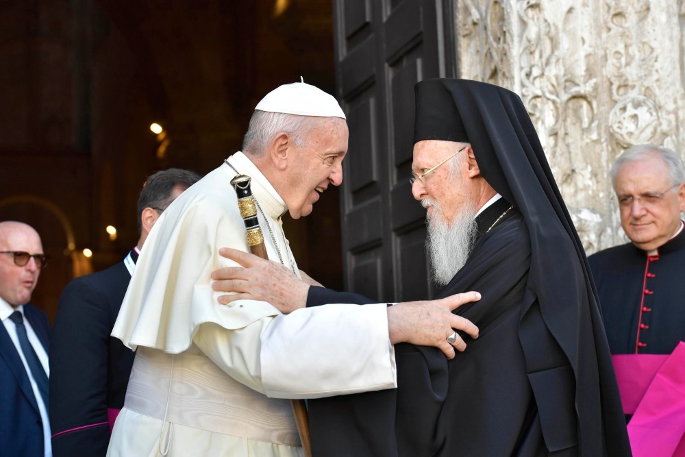 Ferenc pápa békét sürget