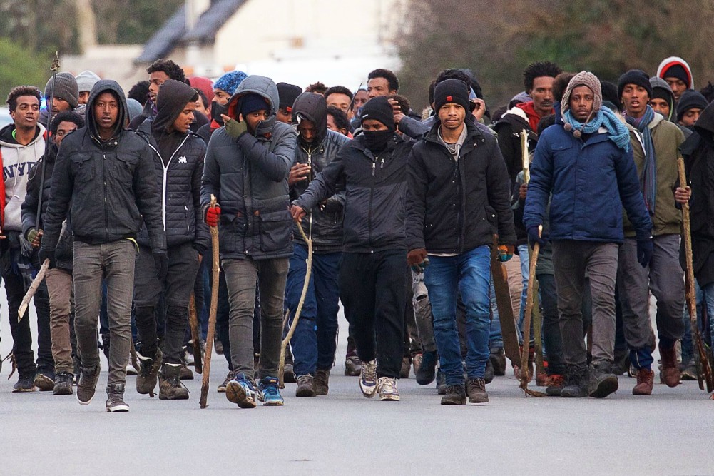 A „testvériség elve” alapján nem büntethető a migránsok segítése