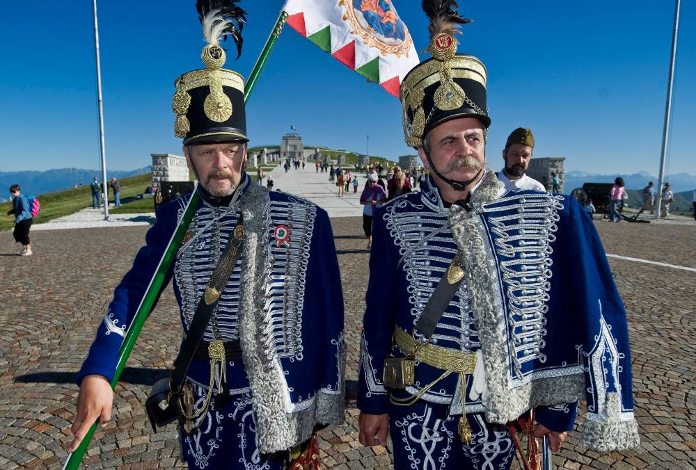 Lengyelországban mutatják be Sára Sándor 80 huszár című filmjét