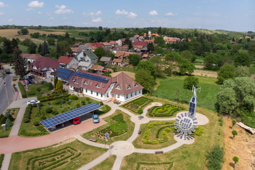 Indul a Modern falvak program