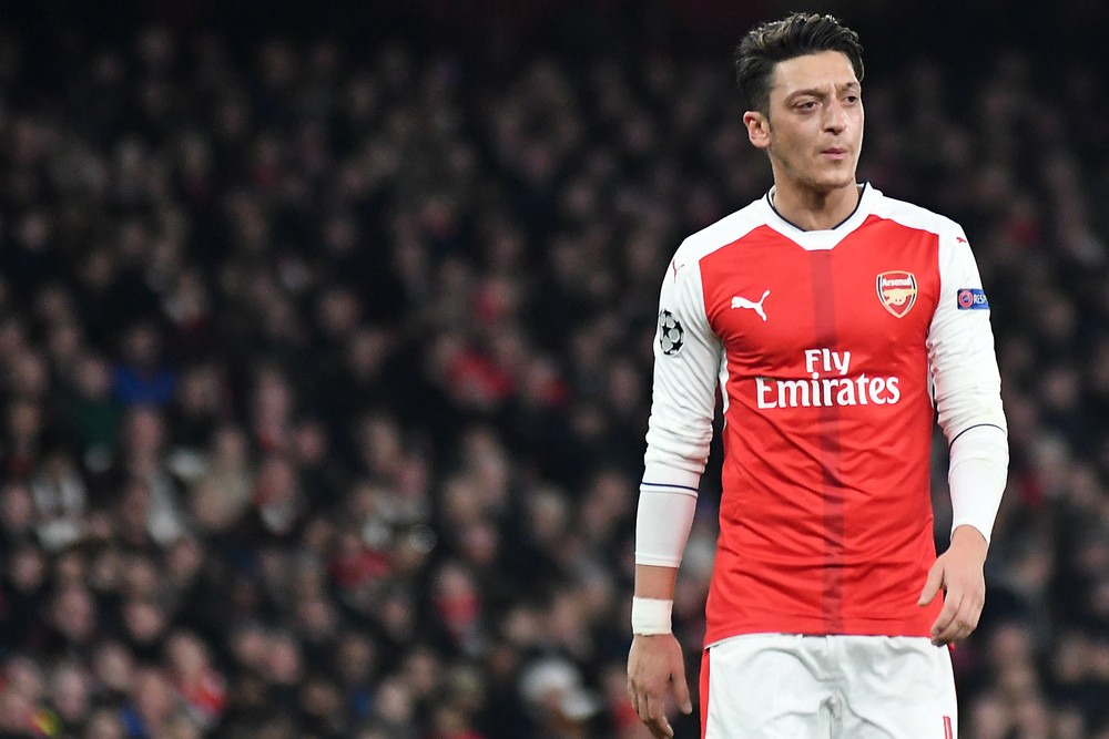 Mesut Özil nem húzza fel a német mezt