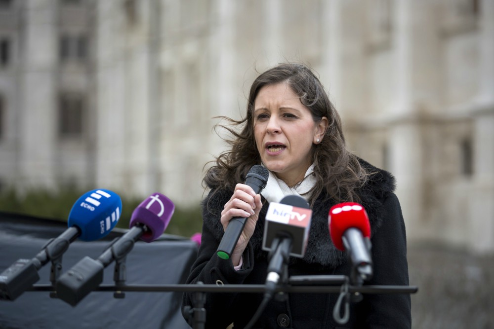 Szél Bernadettnek le kellene mondania