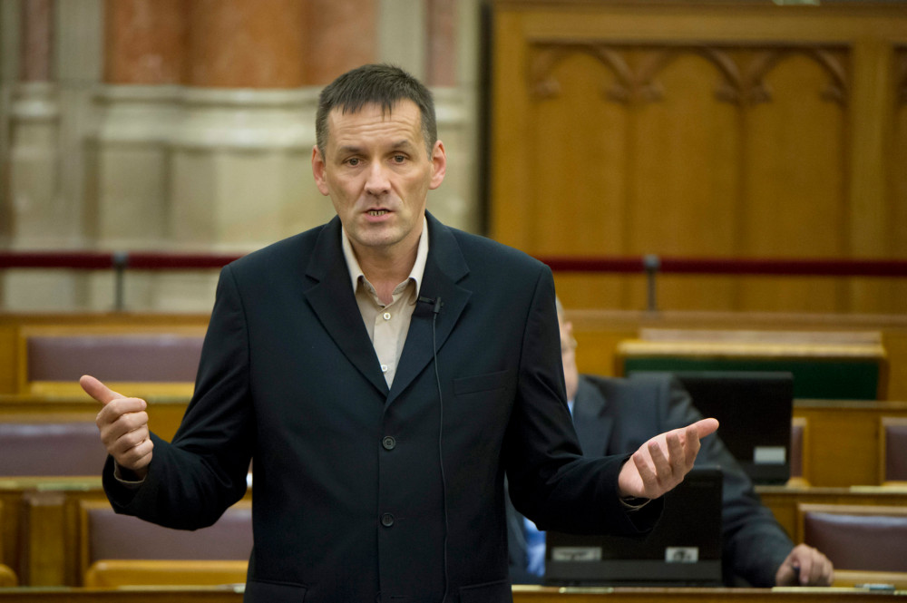 A Jobbik a kormány felelősségét firtatja