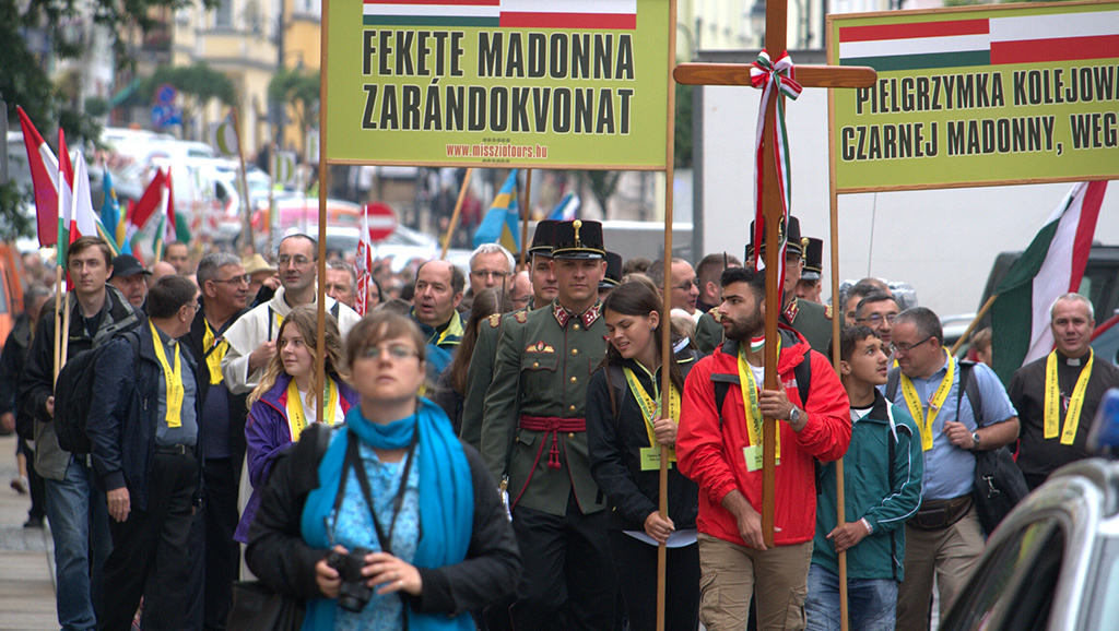 Sínen mozgó kápolna