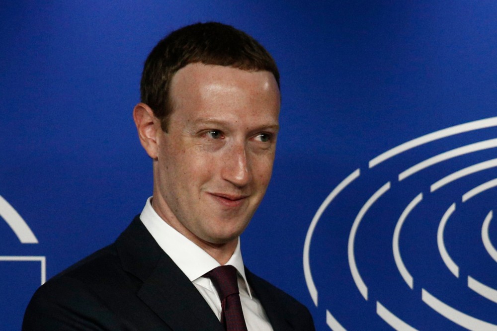 Zuckerbergnek meg kell jelennie az EP-ben