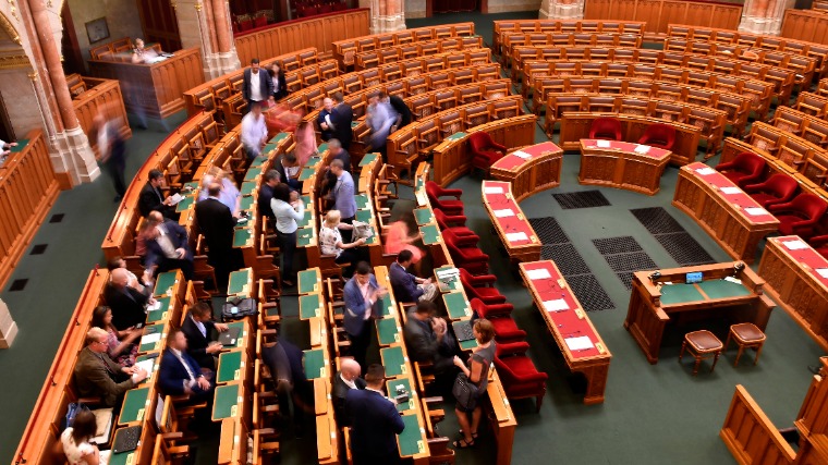 „Magára gyújtja a házat” az ellenzék