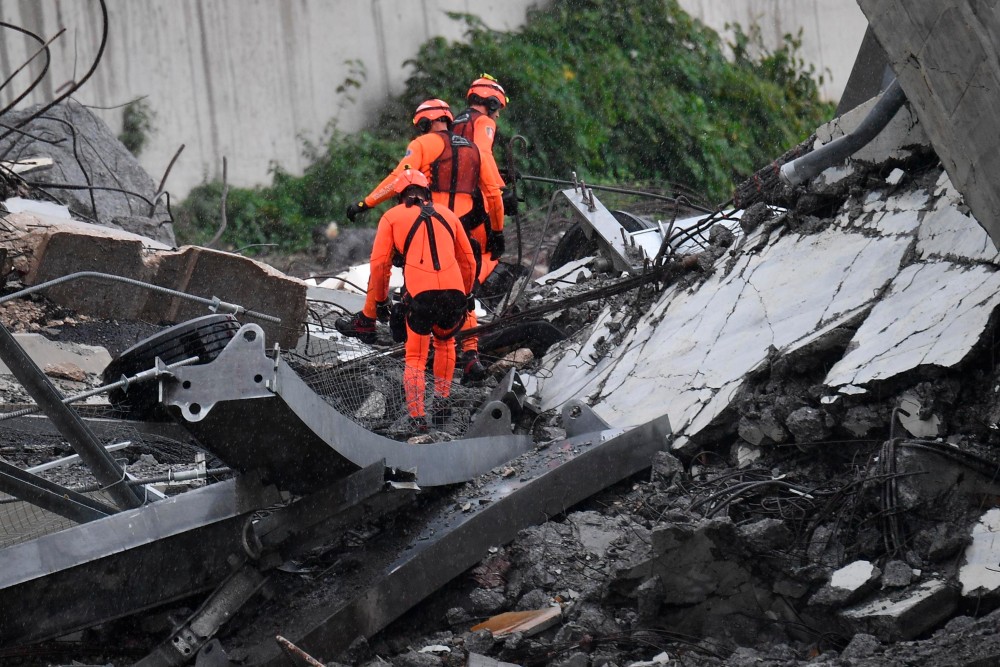 Újabb holttesteket találtak