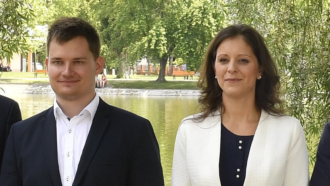 Az LMP a tankönyvekért aggódik