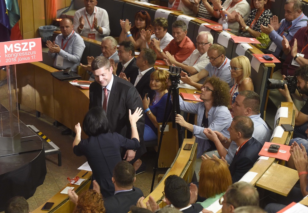 A szocik kivándorlási válságstábot állítanának