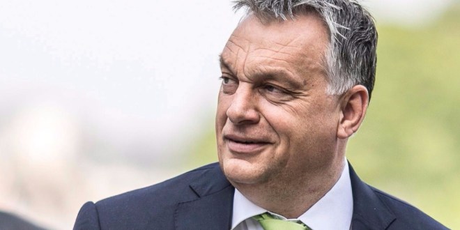 A hölgyeket köszöntötte a miniszterelnök