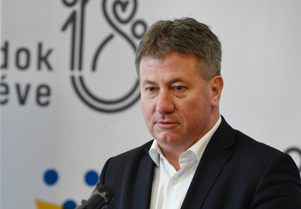 Bizalmáról biztosította Prőhle Gergelyt a miniszter