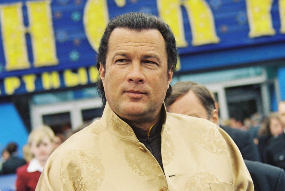 Steven Seagal közvetít Washington és Moszkva között
