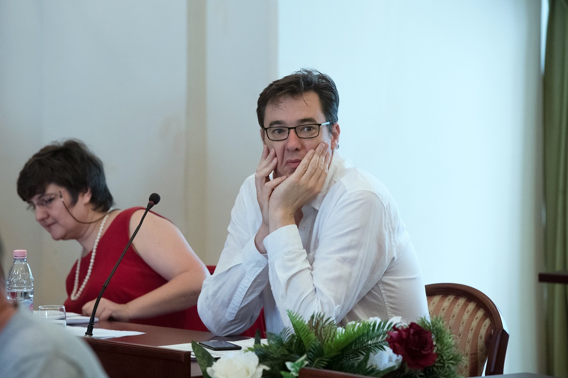 Párbeszéd: közpénzszórás a gátmagasítás