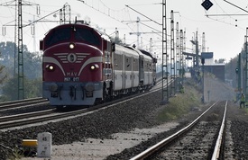 Szentendrére tartó különvonat – az elején és a végén Nohab dízelmozdony