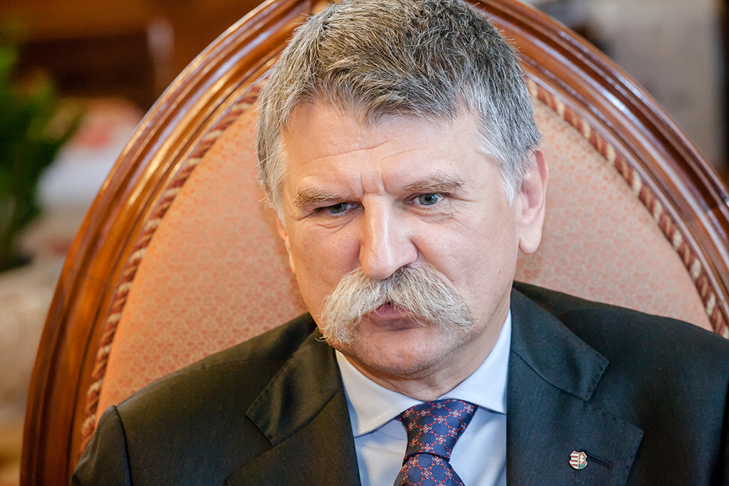 Montenegróba utazik Kövér László