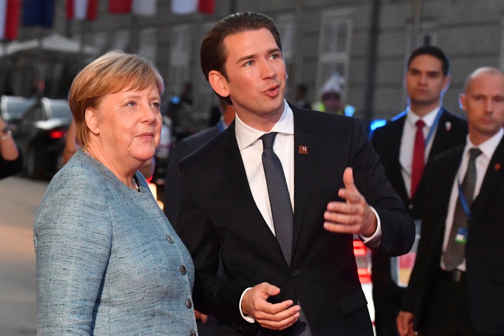 Kurz egyetért Junckerrel