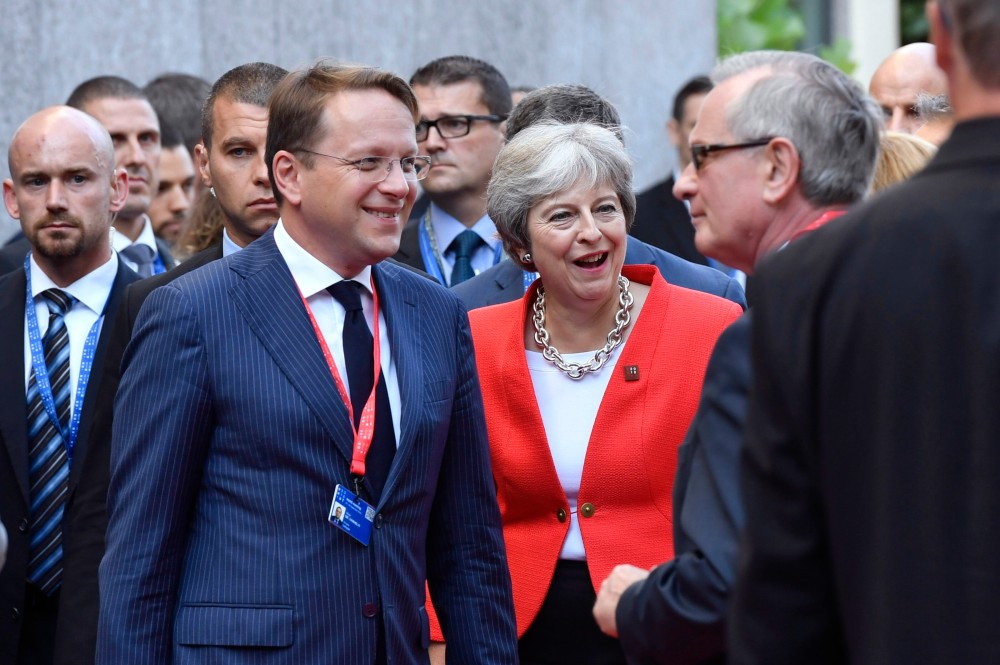 Theresa May megalázó veresége