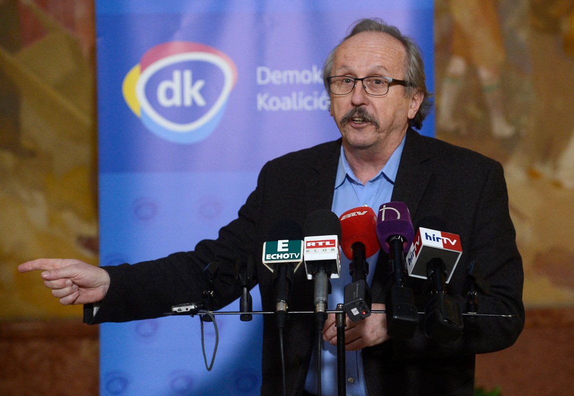 Niedermüller aggódik