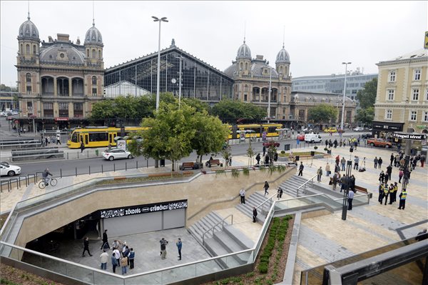 A föld alatt kötnék össze a pályaudvarokat