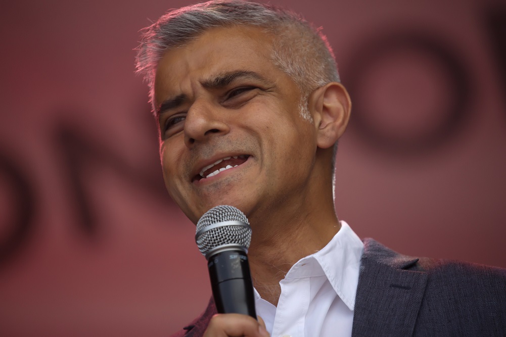 Sadiq Khan népszavazást szeretne