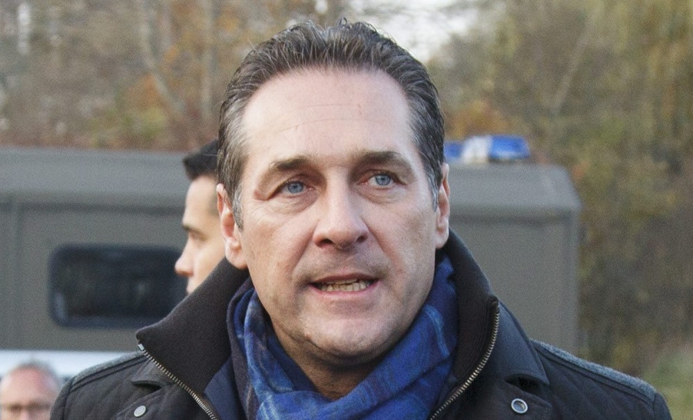 Elutasították Strache kezdeményezését