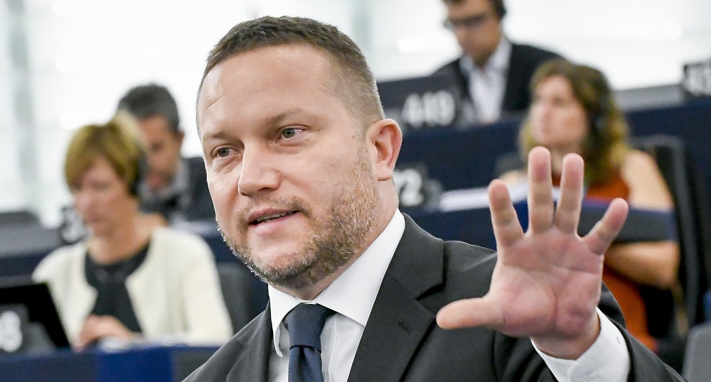 Ujhelyi: „Viktor, nem adjuk a magyarságunk!”