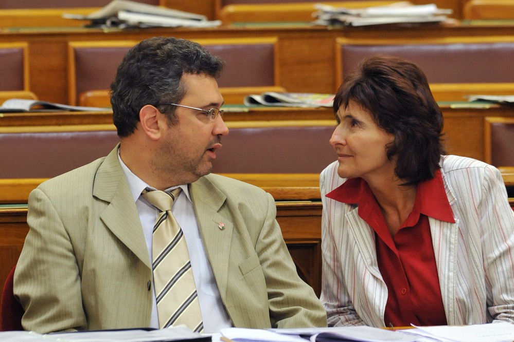 A DK nekiesett a Jobbiknak