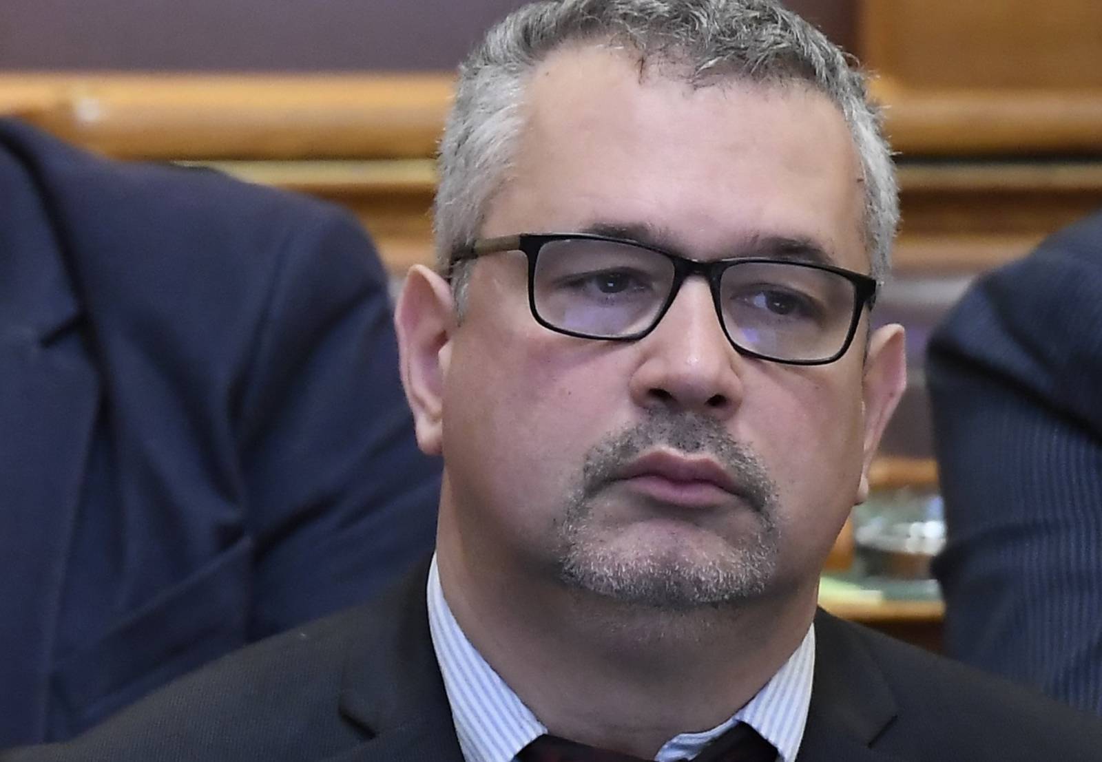 Az ország egész területére tüntetést jelent be a DK