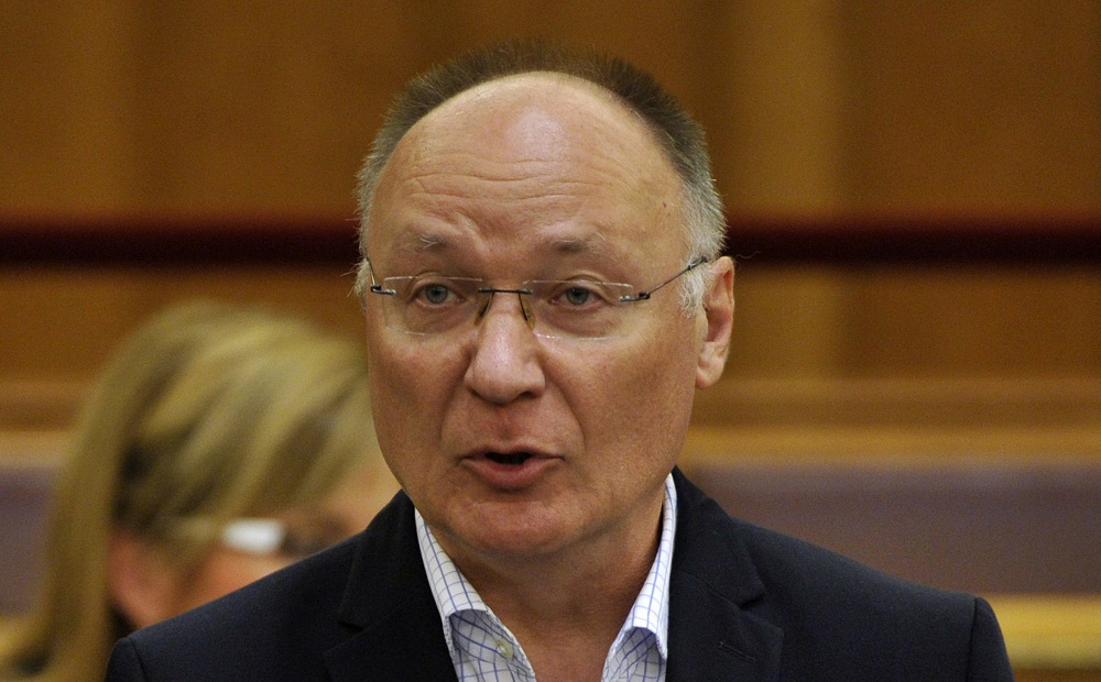 Burány Sándor szerint a fal az ország szégyene lesz