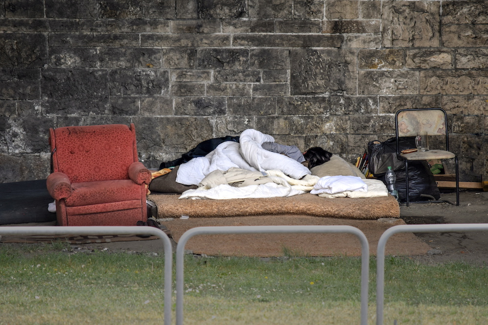 Az új szabályozás célja a hajléktalanságból való kitörés