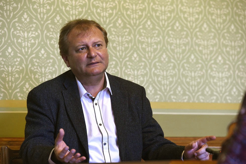 A szocik féltik a CEU-t