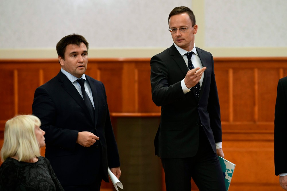 Kisebbségvédelmi egyezmény megkötését javasolták