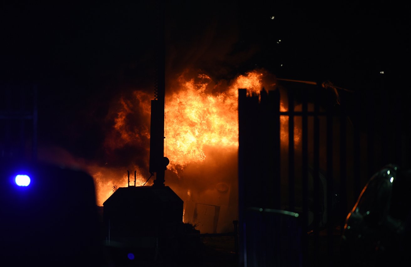 A stadionnál zuhant le a fociklub tulajdonosának gépe