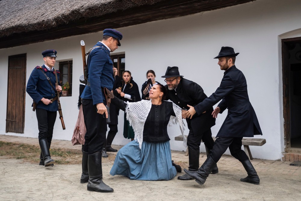 Történelmi színielőadások a Szentendrei Skanzenben