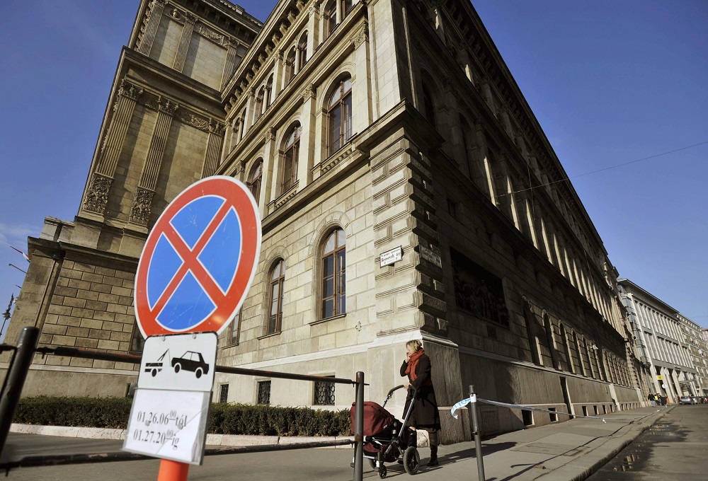 Lezárások és forgalomkorlátozások