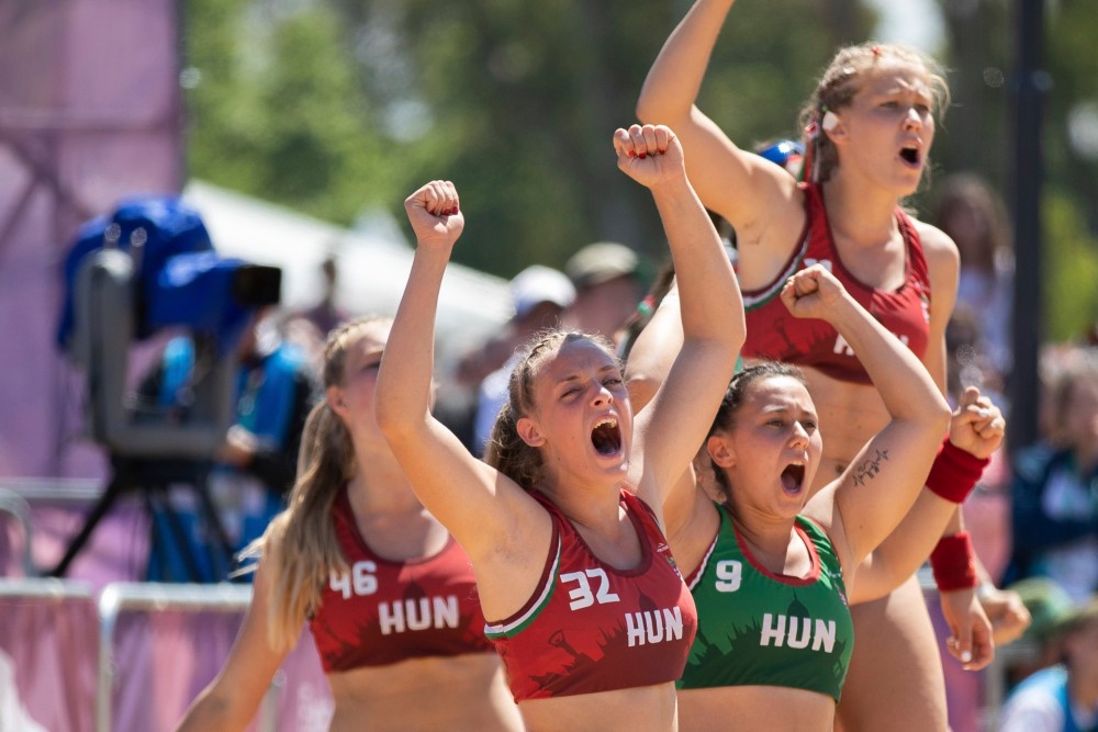 Bronzérmesek a strandkézilabdás lányok
