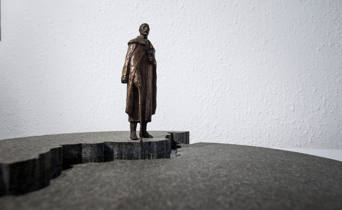 Halála a hagyományos politikai kultúra halála is volt