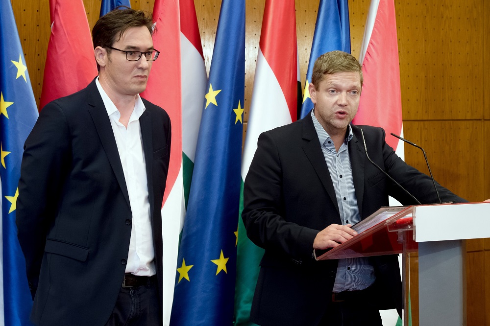 MSZP: kísértet járja be Európát